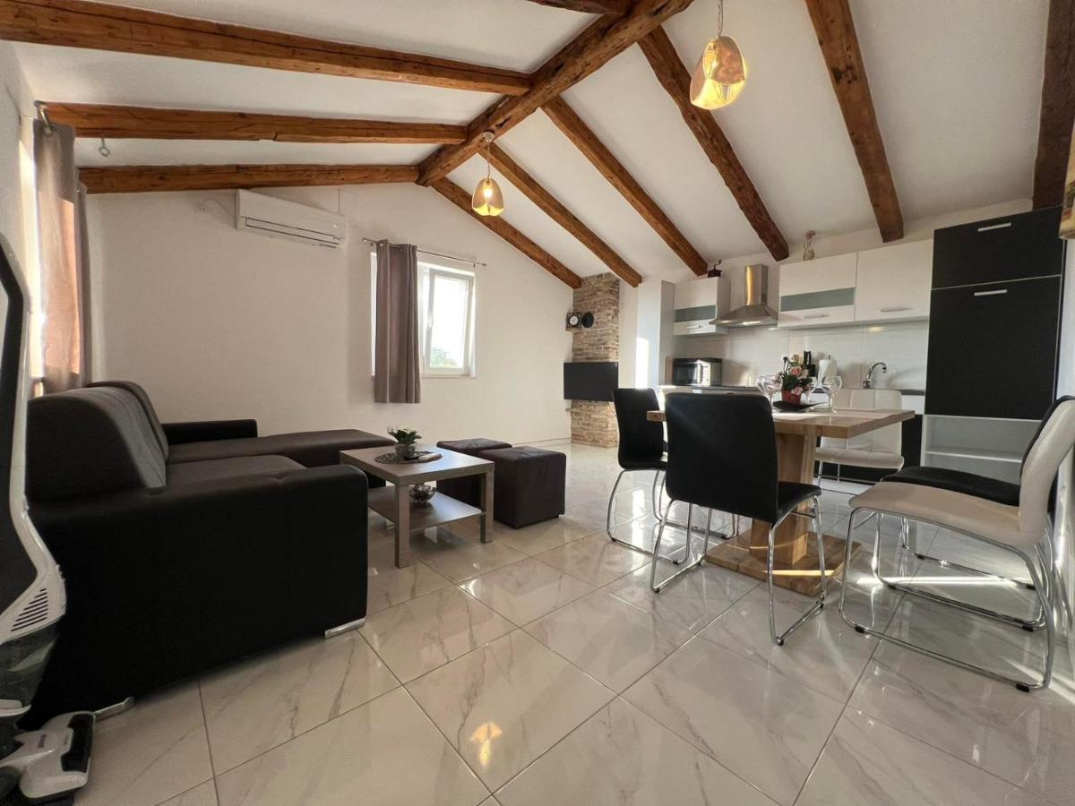 Apartman Lorena Lakmartin Luaran gambar
